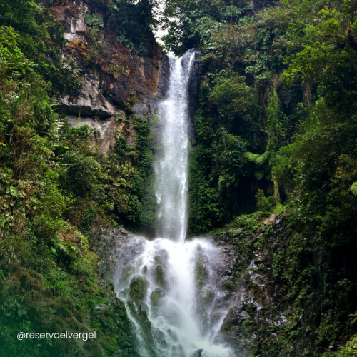 Cascada en Reserva Natural El Vergel Guatemala