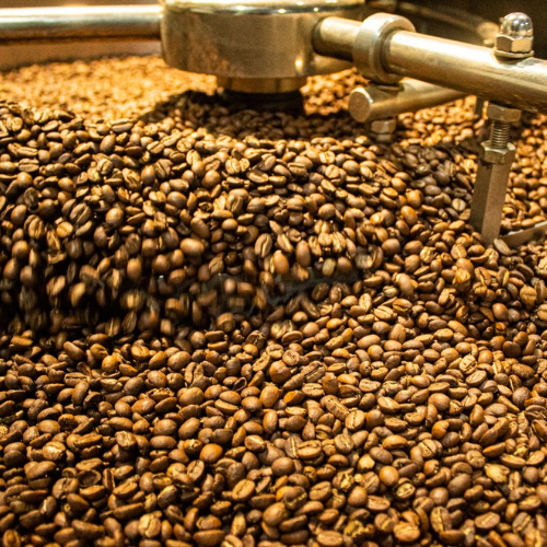 Proceso de tostado de café en Kishé Coffee Shop